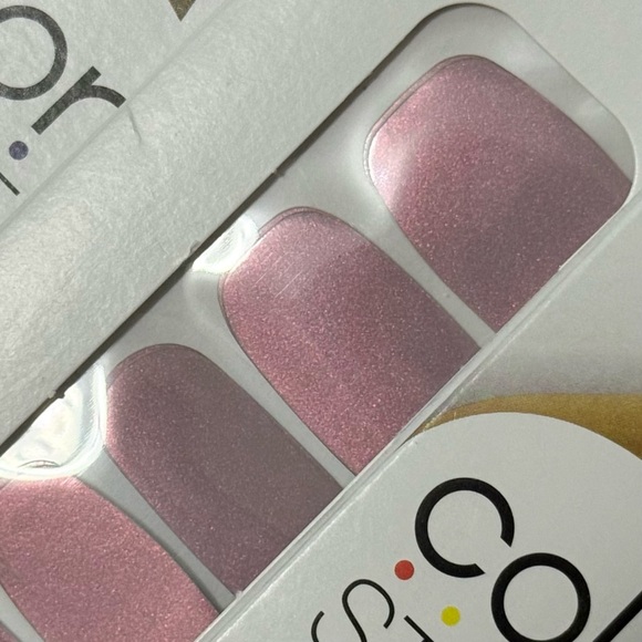 New Color Street “Dove Me Not” Grey-to-Pink Duochrome Nail Strips - Picture 1 of 1